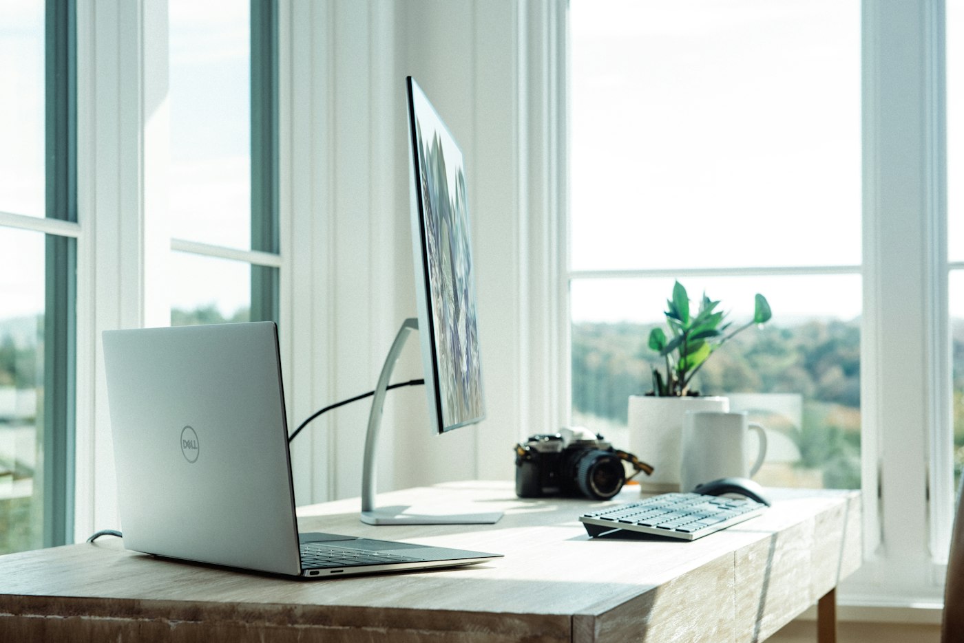 Espacio de trabajo en casa con computador